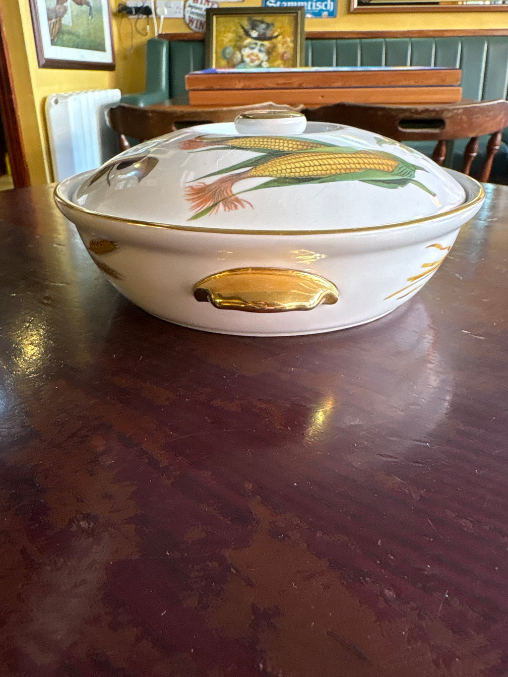VINTAGE ITALIAN CAPODIMONTE PORCELAIN COVERED JAR WITH GOLD TRIM