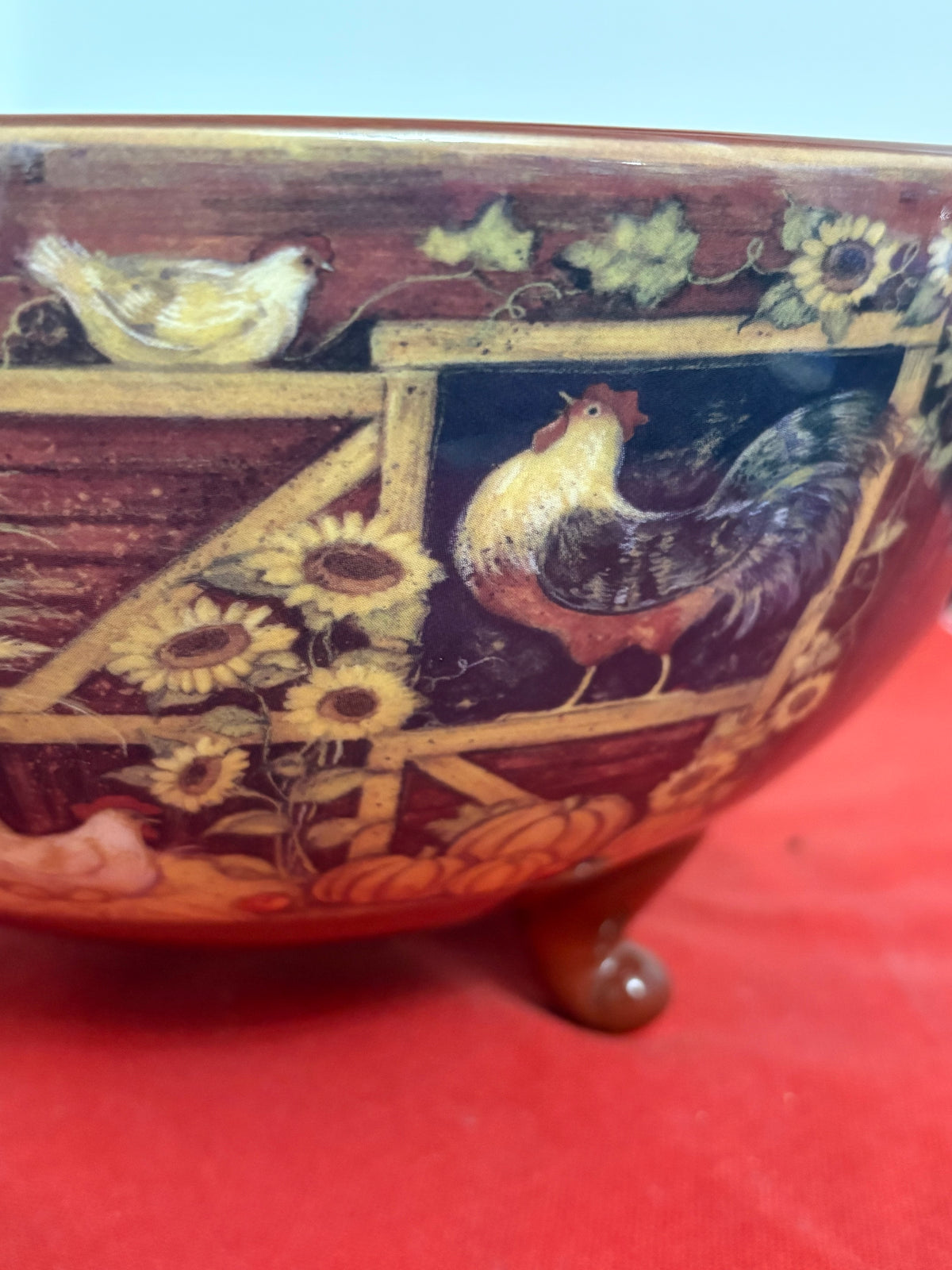 VINTAGE FARMHOUSE STYLE ROOSTER AND SUNFLOWER FOOTED CERAMIC BOWL