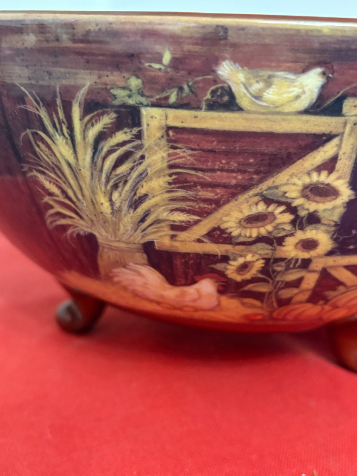 VINTAGE FARMHOUSE STYLE ROOSTER AND SUNFLOWER FOOTED CERAMIC BOWL