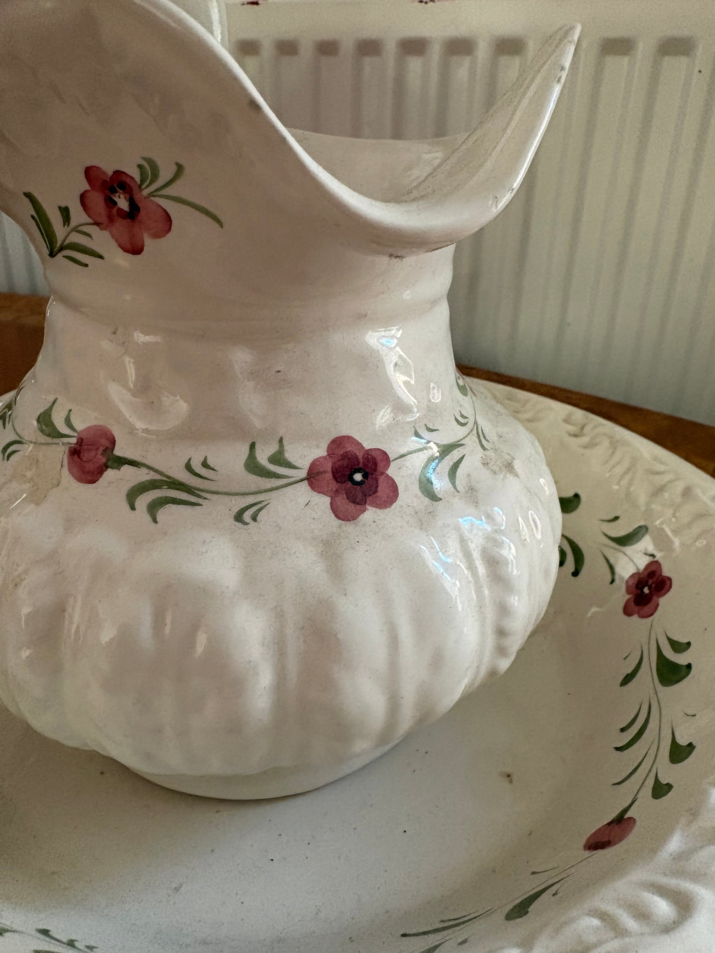 VINTAGE FLORAL PORCELAIN WASH PITCHER AND BASIN SET
