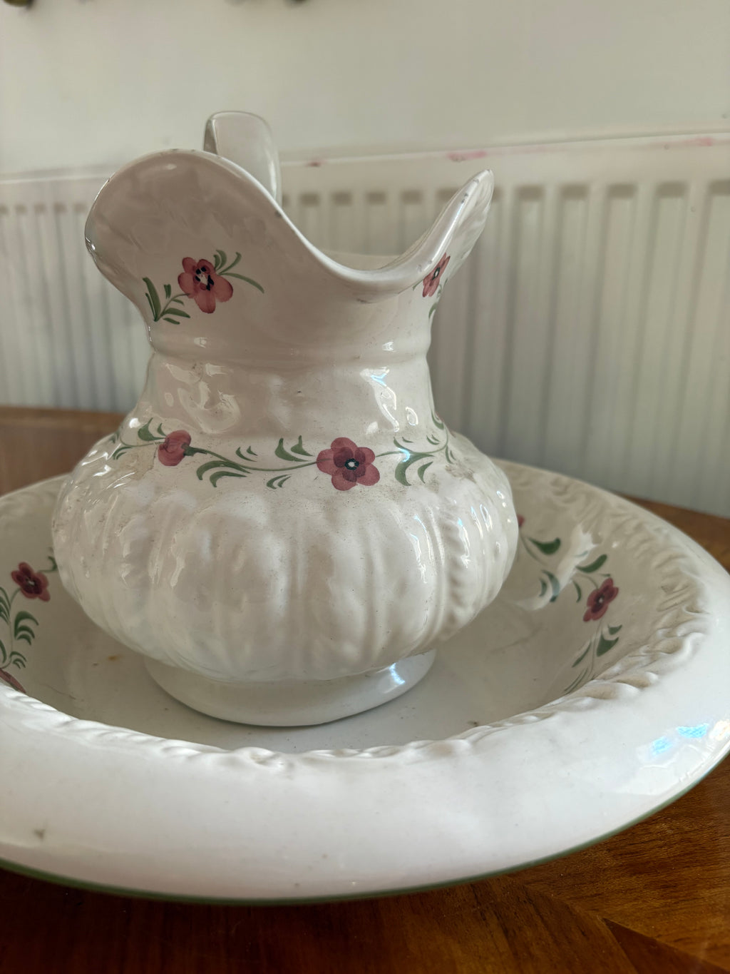 VINTAGE FLORAL PORCELAIN WASH PITCHER AND BASIN SET