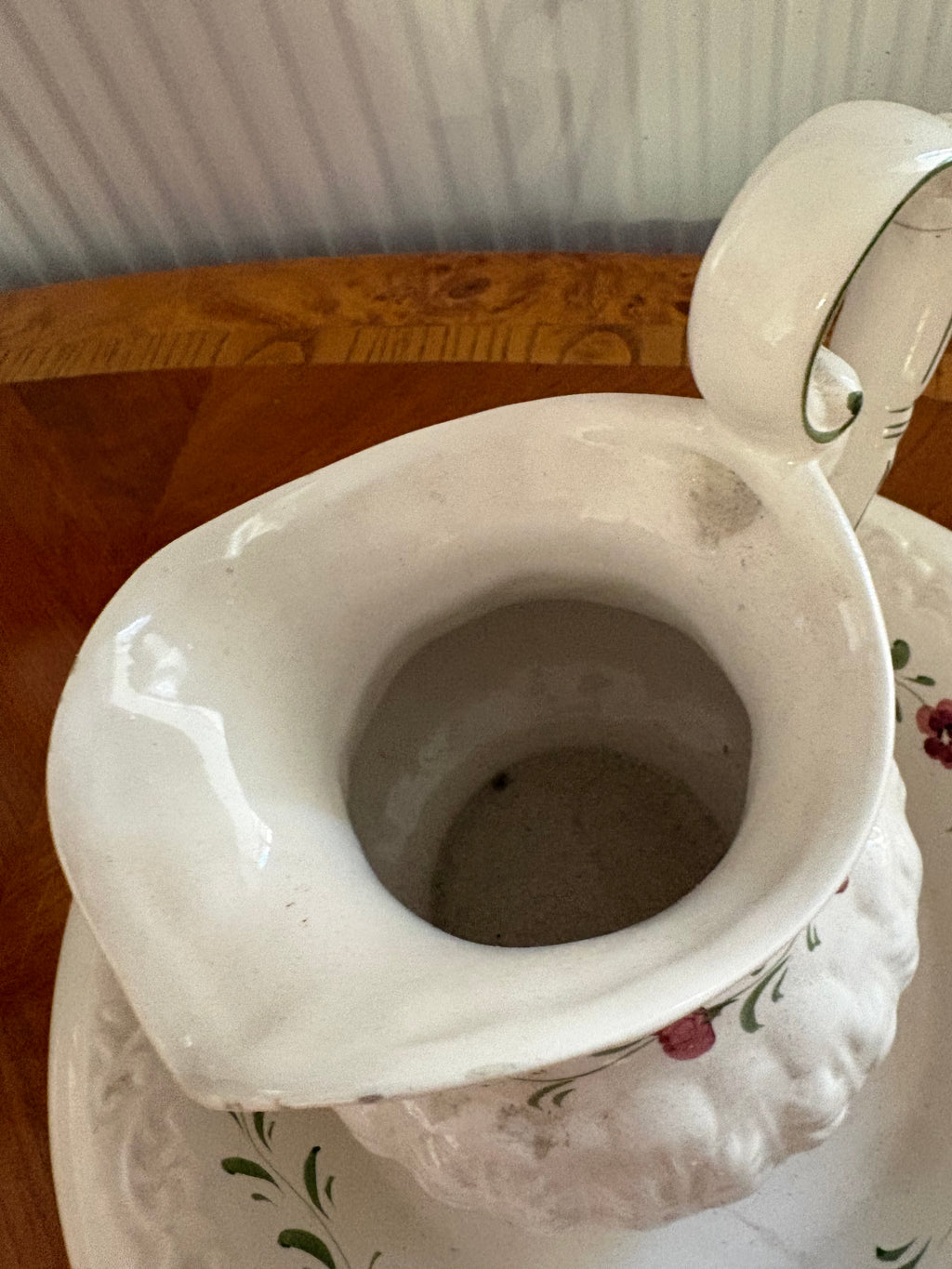 VINTAGE FLORAL PORCELAIN WASH PITCHER AND BASIN SET